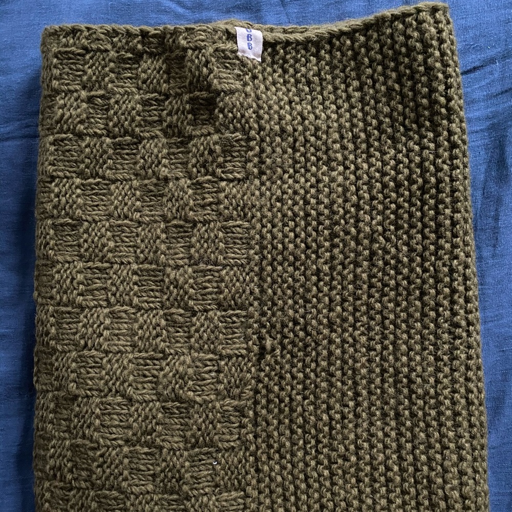 UBB cozy circle scarf, olive green